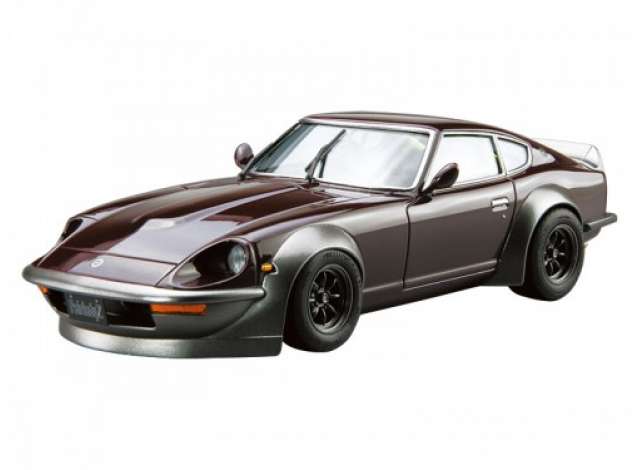 Nissan S30 Fairlady Z Aero Custom, plastic modelkit 1:24 Aoshima Model
