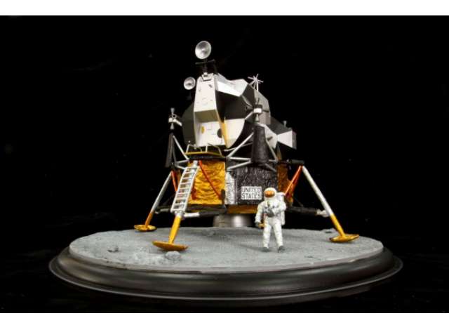 Pre-Order – Apollo 11 Lunar „Eagle“ w/ Astronaut and Base , plastic modelkit 1:48 Dragon Model (dra52504) – ETA. September 2026