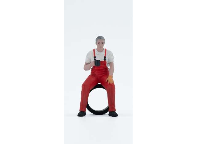 Available To Order – Nick figurine, red/white 1:12 Atlantic Model (ATL12025)