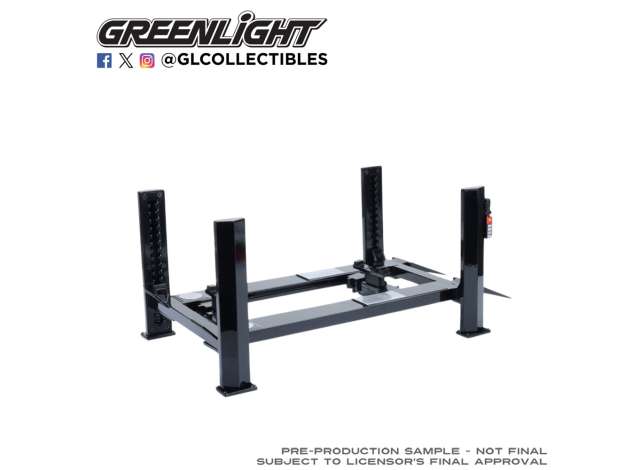 Pre-Order – Four-Post Lift Evergreen, black 1:18 GreenLight Model (gl13709) – ETA. September 2026