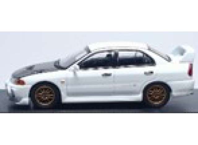 Pre-Order – Mitsubishi Lancer Evolution IV, white with carbon hood 1:64 My Model Collect Model (MMC640018A) – ETA. September 2026