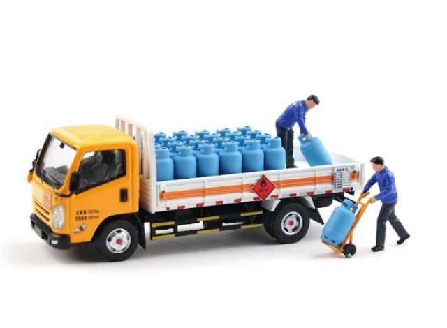 Pre-Order – XCARTOYS JMC KaiRui Light Truck Gas Delivery with figures, orange/blue 1:64 XCartoys Model (XcarY44-02) – ETA. July/August 2026