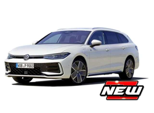 Pre-Order – 2024 Volkswagen Passat Combi, white 1:43 Bburago Model (bura30431) – ETA. October/November 2026