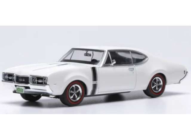 Pre-Order – 1970 Oldsmobile 442 W-30, white 1:43 IXO Models Model (ixoCLC621) – ETA. July/August 2026