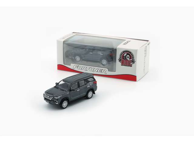 Pre-Order – 2018 Toyota Fortuner, Dark Gray Silver (RHD) BM64B0475 Stocks Due Jul / Aug 2026 1:64 BM Creations Diecast Model