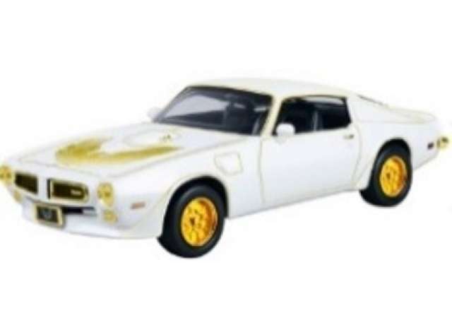 Pre-Order – 1973 Pontiac Firebird *Luxe Legends*, white/gold 1:24 Motor Max Model (mmax79225) – ETA. July/August 2026
