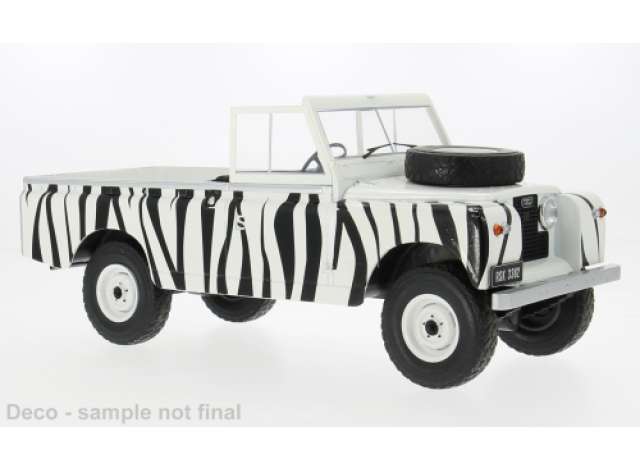 Pre-Order – 1959 Land Rover Series II 109, white/black 1:18 MCG Model (MCG18653R) – ETA. July/August 2026