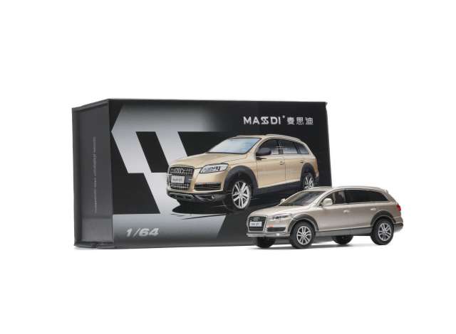Pre-Order – 2008 Audi Q7 FSI Quattro, gold 1:64 Massdi Model (MAS-AD3103) – ETA. October 2026