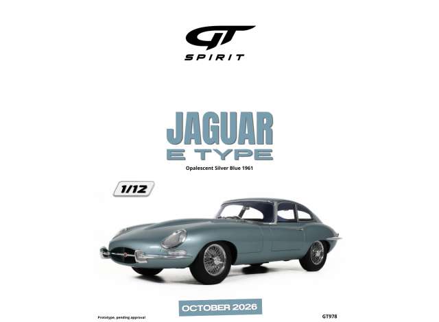 Pre-Order – 1961 Jaguar E Type *Resin serie*, opalescent silver blue 1:12 GT Spirit Model (GT978) – ETA. January 2027