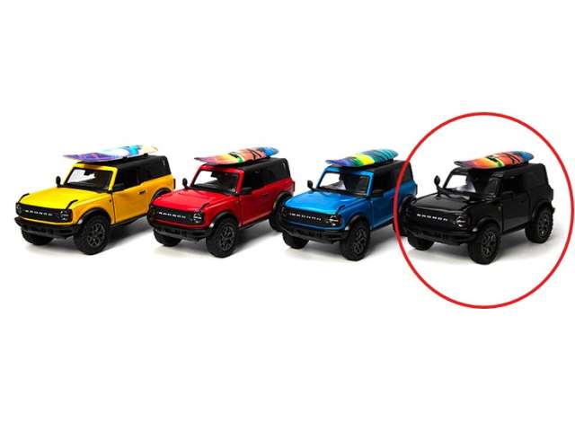 Pre-Order – 2022 Ford Bronco with surfboard, black 1:34 Kinsmart Model (KT5438WSbk) – ETA. December 2026