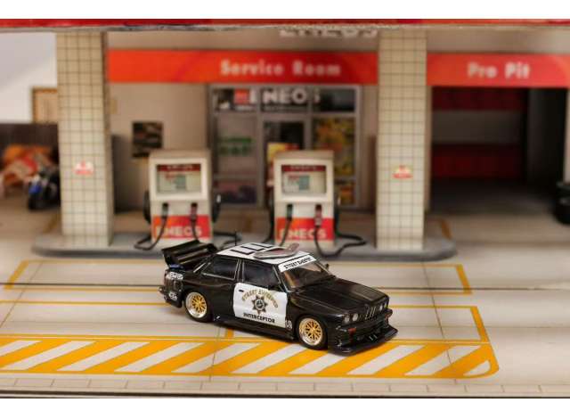 Pre-Order – E30 *Police*, white/black 1:64 Street Weapon Model (STW274) – ETA. January/February 2027