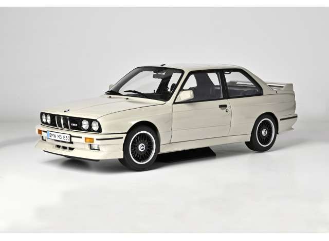 Pre-Order – BMW M3 E30, white 1:8 IXO Modelkit Model (IXO-025) – ETA. March 2027