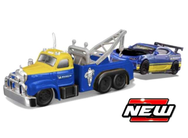 Pre-Order – 2016 Mack B-61 Tow Truck white Chevrolet Camaro SS Tow & Go *MICHELIN*, blue/yellow 1:64 Maisto Model (MAI15055-01) – ETA. January 2027