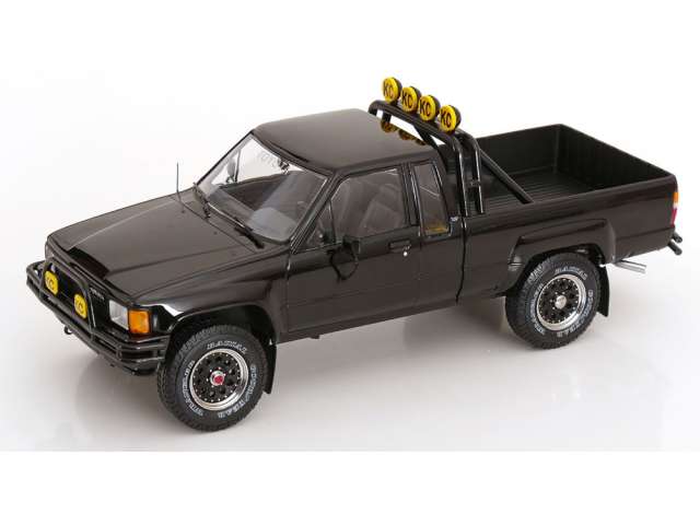 Pre-Order – 1985 Toyota Truck Xtra Cab 4x4 (Hilux) *Back to the Future III Look a like*, black 1:18 KK - Scale Model (KKDC181561) – ETA. December 2026