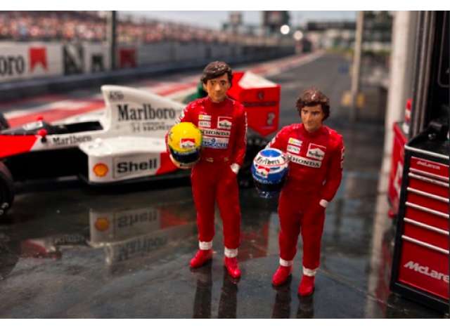 Prost with helmet Figure 1:43 Cartrix Model