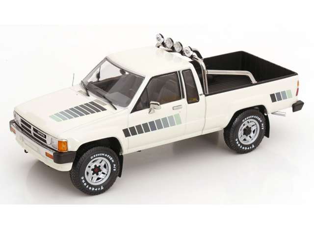 Pre-Order – Toyota Truck Xtra Cab 4x4 (Hilux), white 1:18 KK - Scale Model (KKDC181564) – ETA. January 2028