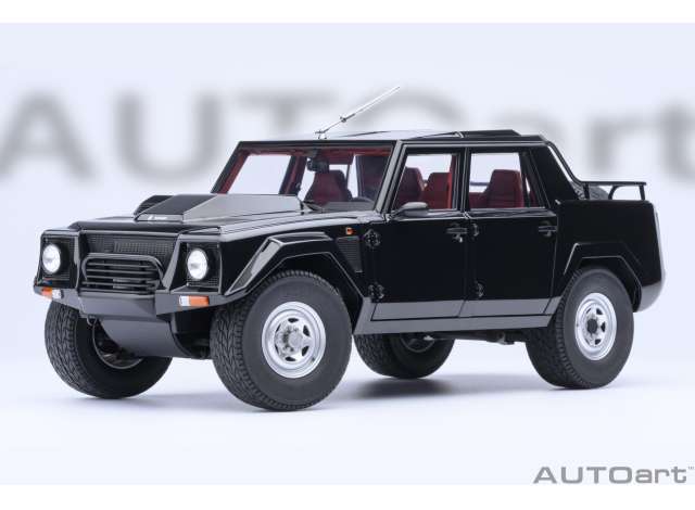 Lamborghini LM002, nero tenebre 1:18 AutoArt Model (AUTOART74550) – ETA. March/April 2027