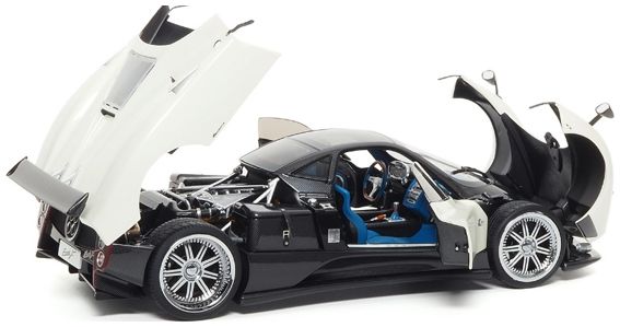 Available To Order – Pagani Zonda F 2005 Bianco Fabriano 1:18 (ALM 850407001)
