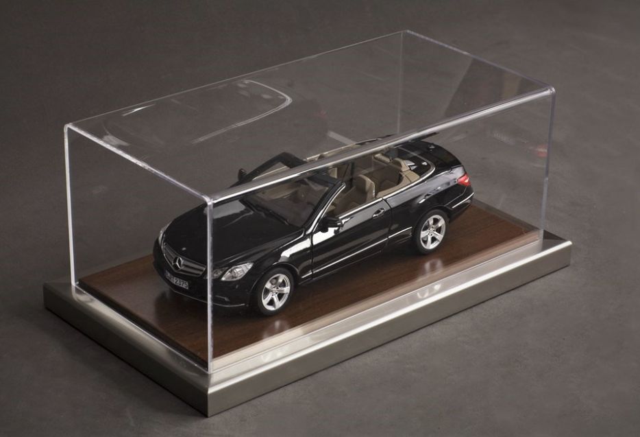 Available To Order – Goodwood Metal + Wood Combo Mahogany Display Case 1:43 Atlantic Model (ATL 10164)