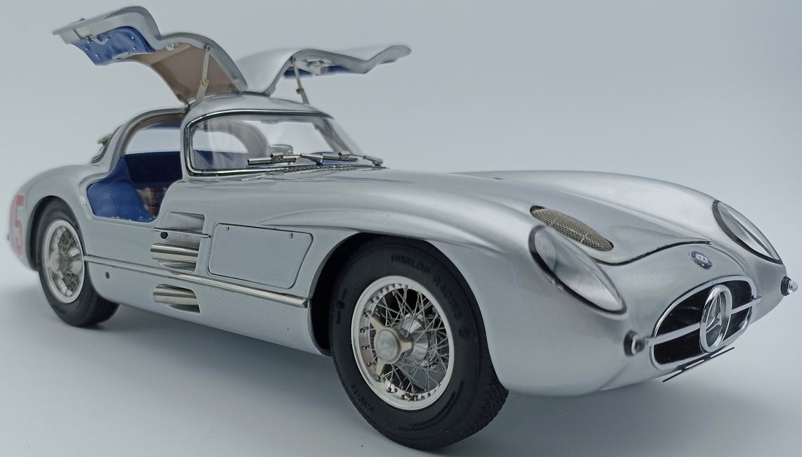 Available To Order – Mercedes Benz 300 SLR Coupe GP Sweden 1955 R. Uhlenhaut #15 Limited Edition 1,000pcs 1:18 CMC Model (CMC M244)