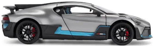 Bugatti Divo Grey 1:18 CMJ Diecast Model (view 2)
