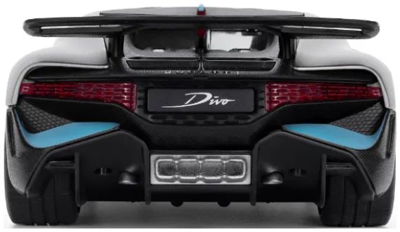 Bugatti Divo Grey 1:18 CMJ Diecast Model (view 4)
