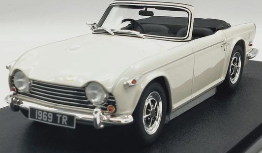 Available To Order – Triumph TR5 P.I. White 1967-1968 1:18 (CUL CML069-4)