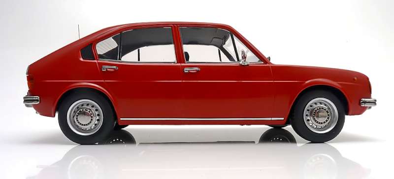 Available To Order – Alfa Romeo Alfasud 1974 Red 1:18 (KKS DC180021)