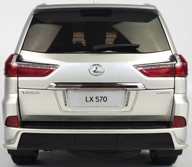 Available to Order – Lexus LX570 Silver 1:18 (LCD 18010S)