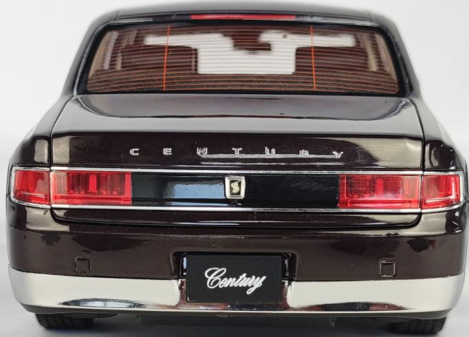 Available to Order – Toyota Century Brown 1:18 (LCD 18011BR)