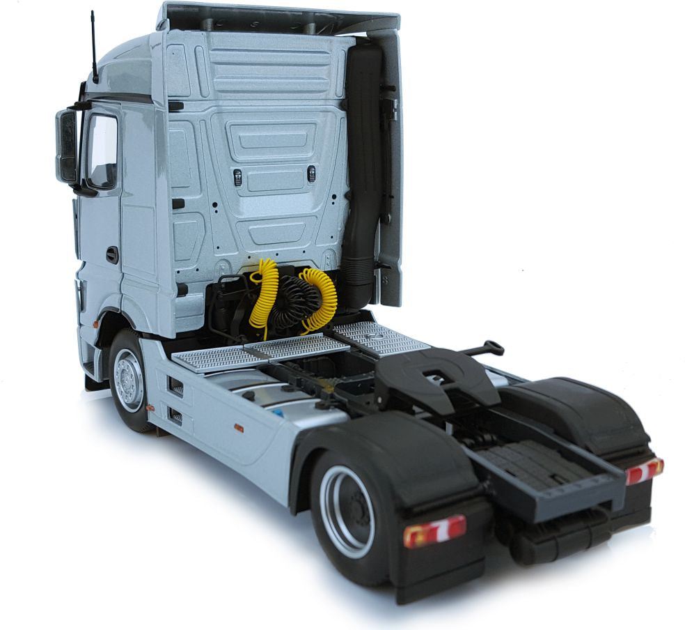 Available to Order – Mercedes Benz Actros Streamspace 4x2 Silver 1:32 (MAR 1907-03)