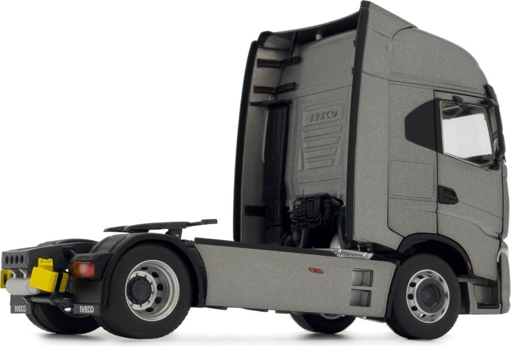 Available to Order – Iveco S-Way 4x2 Dark Grey 1:32 (MAR 2231-02)