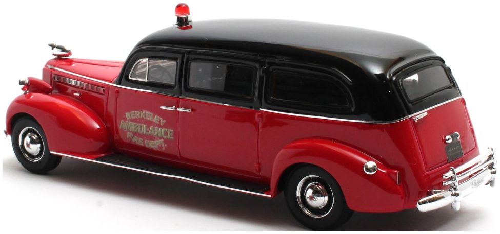 Packard Henney Fire Dept Ambulance 1940 Red/Black 1:43 – diecast model (view 2)