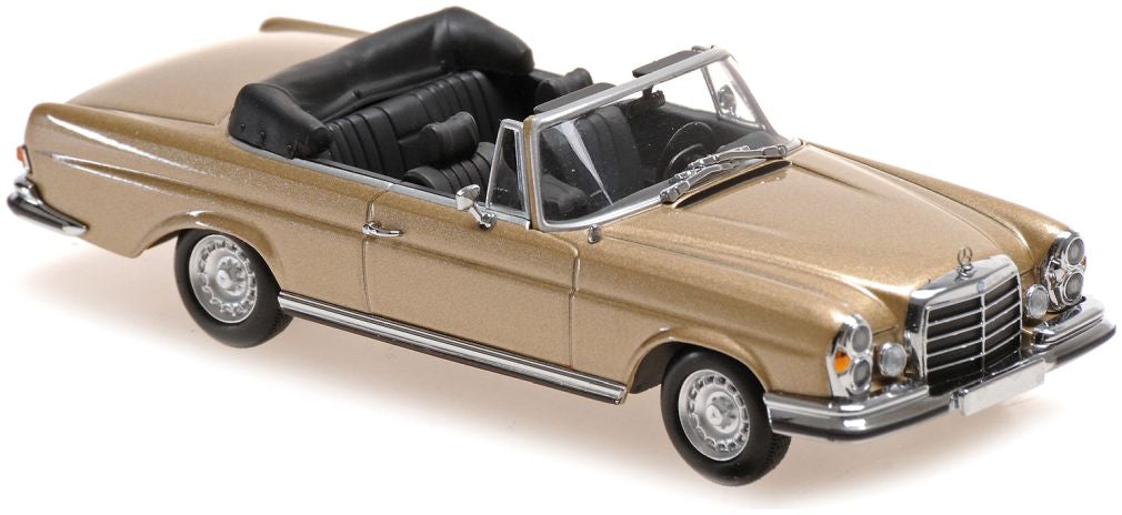 Mercedes-Benz 280 Se 3.5 Cabriolet (W 111) 1970 - Gold Metallic 1:43 Minichamps Model (view 2)