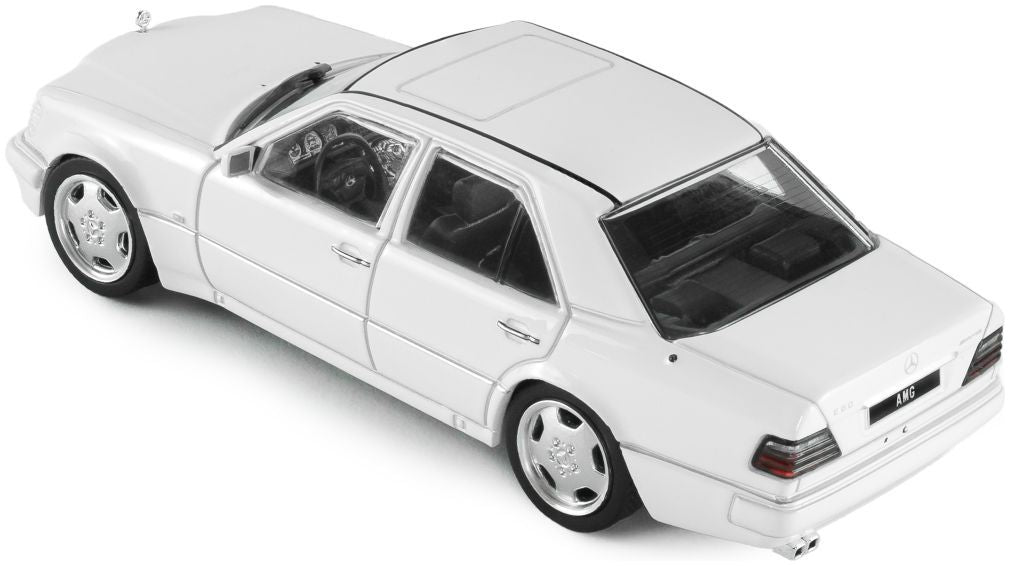 Mercedes Benz (W124) E60 AMG White 1994 1:43 Solido Model (view 6)