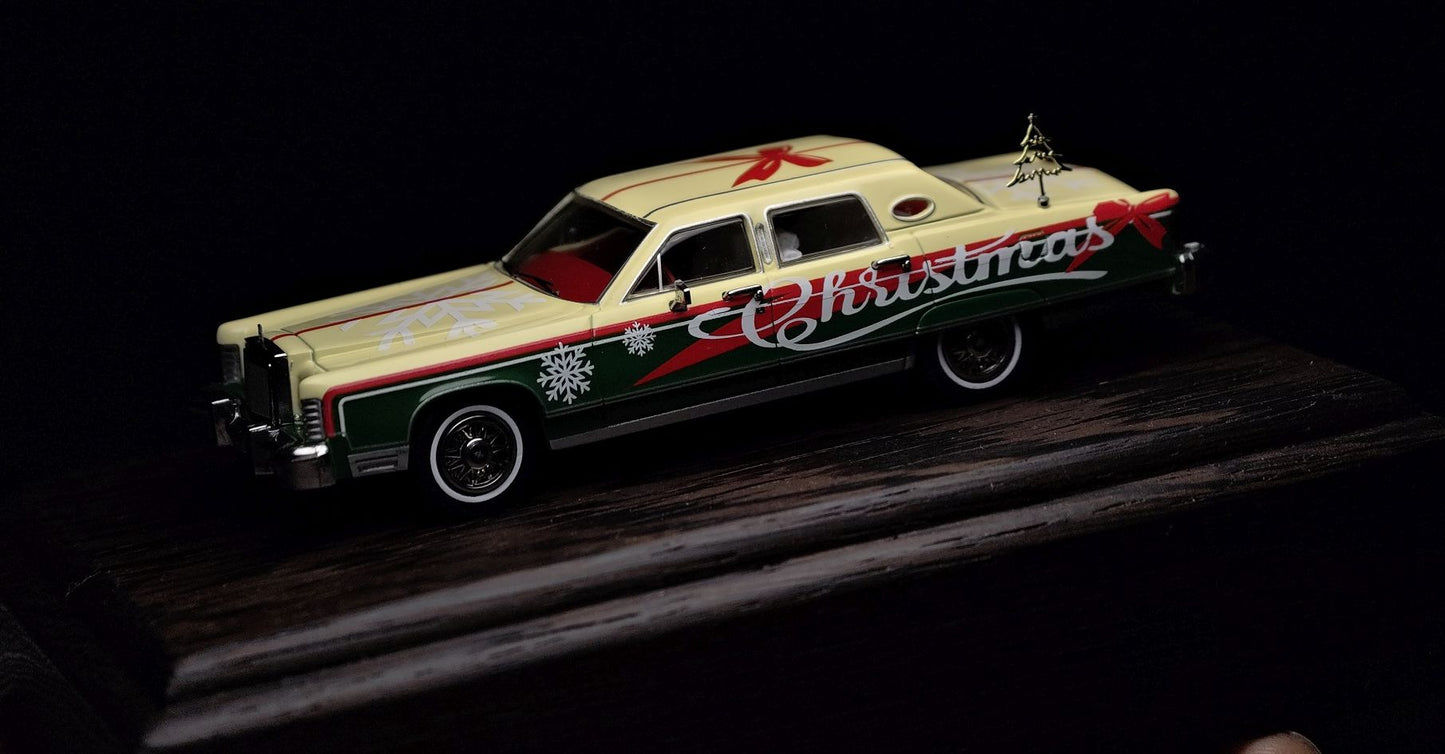 Available To Order – Lincoln Continental Town Car Light Cream/Dark Jade Christmas Special 1979 1:64 (SUN H60003)