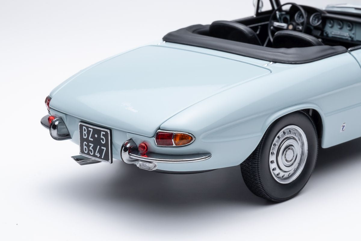 Available To Order – Alfa Romeo 1600 Duetto Spider 1966 Blue 1:18 (TOU 1812002)