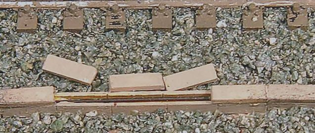 Available To Order – Trackside duct 2 HO (UM HO-076)