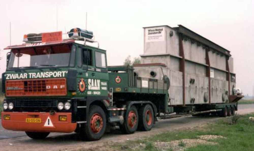 Available To Order – DAF 3300 6X2 Flatbed Trailer Classic 3 Axle 'Koninklijke Saan' 1:50 (WSI 01-3564)