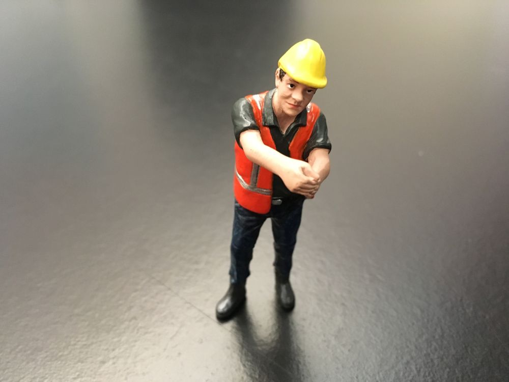 Available to Order – Worker connecting chain Orange safety jacket with helmet 1:32 (AT 32144)