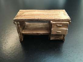 Available to Order – Wooden work bench 1:32 (AT 32507)