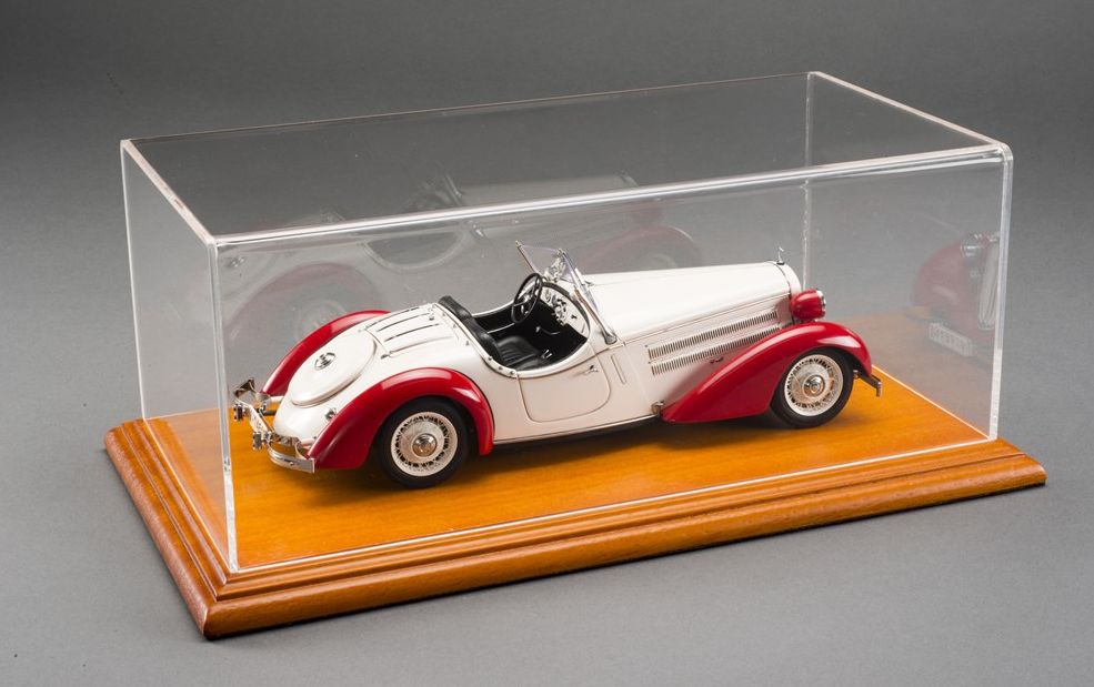 Available To Order – Aichi Display Case with Cherry Wood Base (Narrow Edge) 1:43 Atlantic Model (ATL 10052)