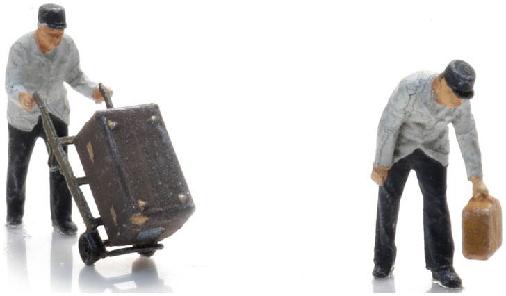 Available to Order – Porters w/Luggage (2x) (NS) Ready-Made Figures 1:160 Artitec Model (ATT 5160004)