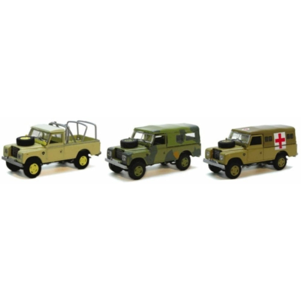 THIS ITEM IS AVAILABLE TO ORDER FROM OUR SUPPLIER - 1:72 CARARAMA CR713PND011 LAND ROVER 3 PIECE SET