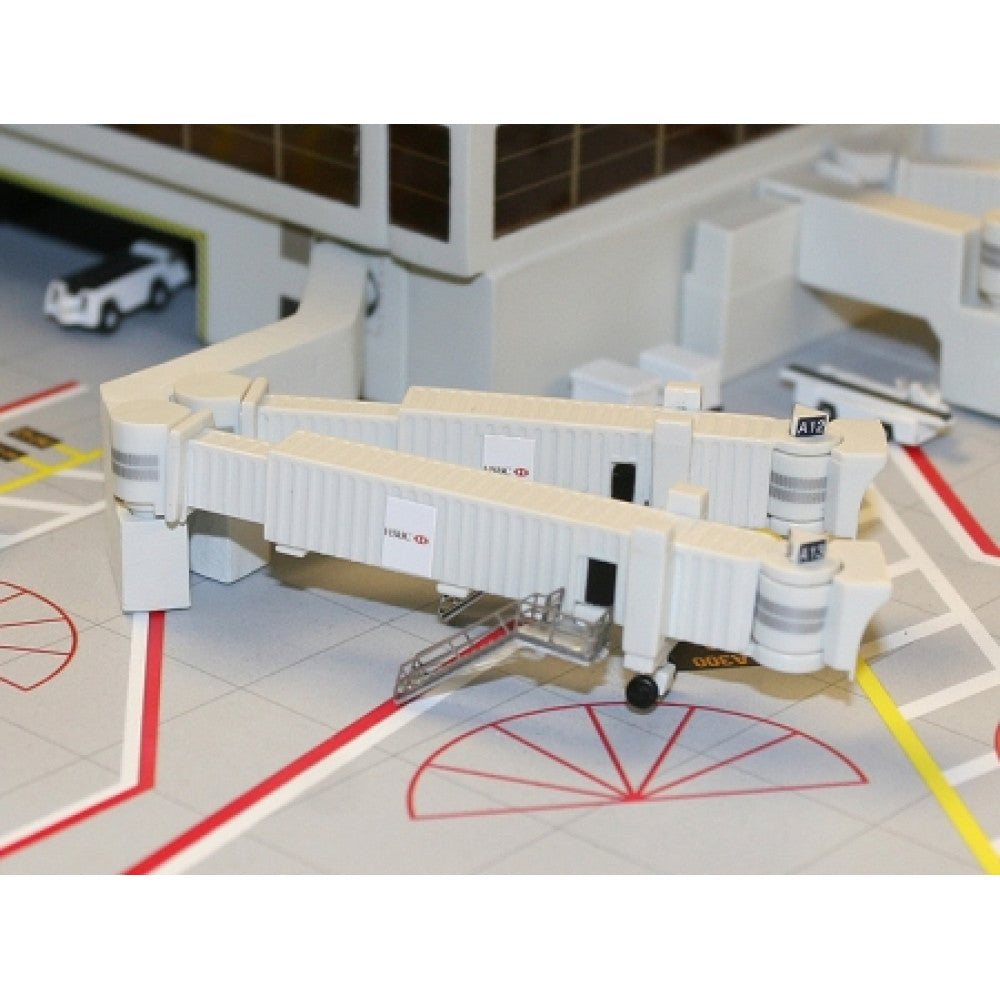 Available To Order – GJARBRDG2 - 1:400 AIR BRIDGE SET 2 (3 DOUBLE WIDE) GEMINI JETS Model (GJARBRDG2)