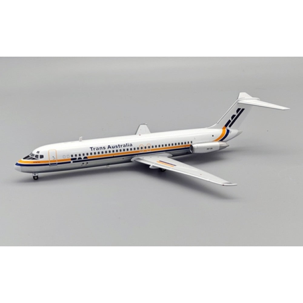Inflight 200 1:200 TRANS AUSTRALIA AIRLINES - TAA MCDONNELL DOUGLAS DC-9-31 VH-TJR WITH STAND MAP