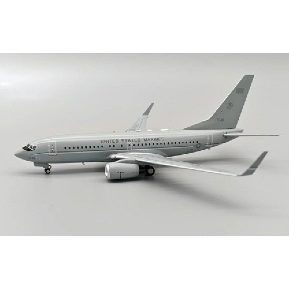 THIS ITEM IS AVAILABLE TO ORDER - 1:200 J FOX JF7377004 737-7AFC C-40A UNITED STATES MARINES 170041 WITH STAND