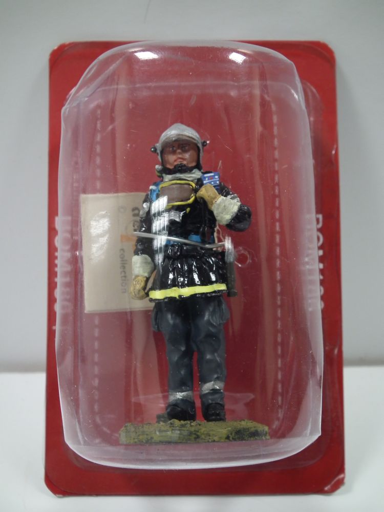 Fireman-Fire Dress-Chemilly-Sur-Yonne-Fra0 1:32 – diecast model