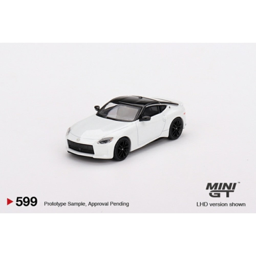 1:64 MINI GT MGT00599-L NISSAN Z PERFORMANCE 2023 EVEREST WHITE (LHD)