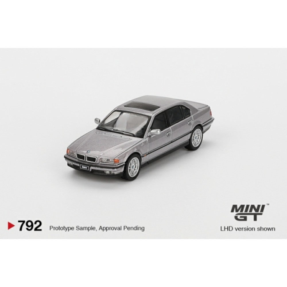 1:64 MINI GT MGT00792-BL BMW 750IL ASPEN SILVER METALLIC (LHD) (BLISTER PACKAGING)